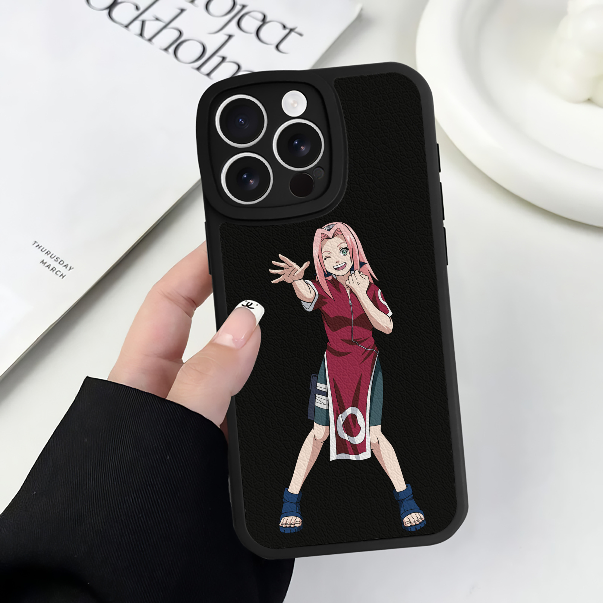 （画像用） NARUTO -ナルト- 春野サクラ Haruno Sakura 【iPhone 16シリーズ対応】シリコンスマホケース（レザー調） 材質：シリコン